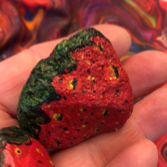HAND PAINTED STRAWBERRIES - Picture 5 of 6